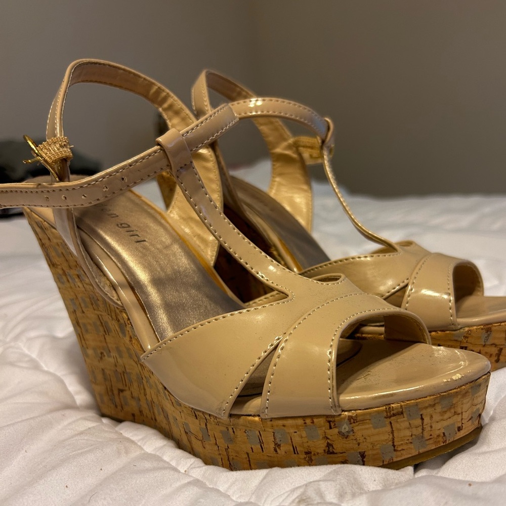☀️3/$25☀️ Madden Girl Wedges Size 7.5